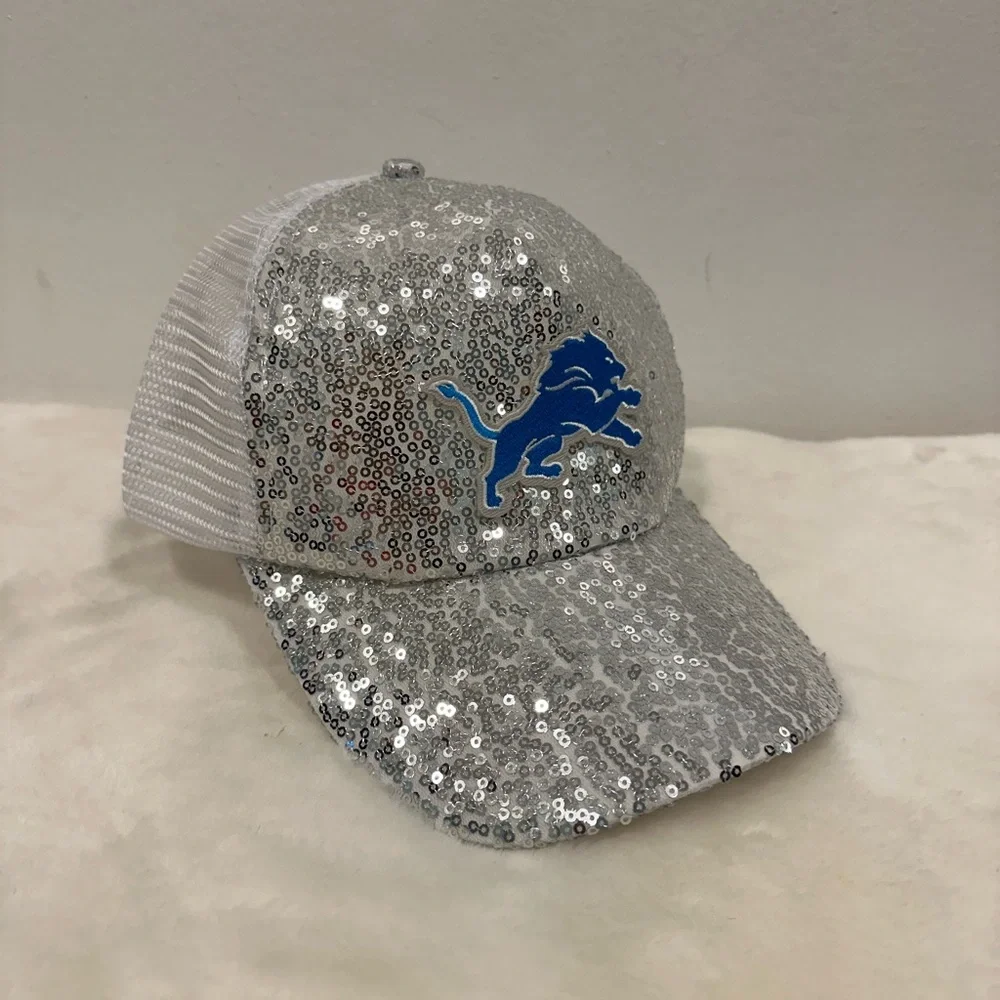 Detroit Lions logo hat! Glitter sequin trucker baseball cap!